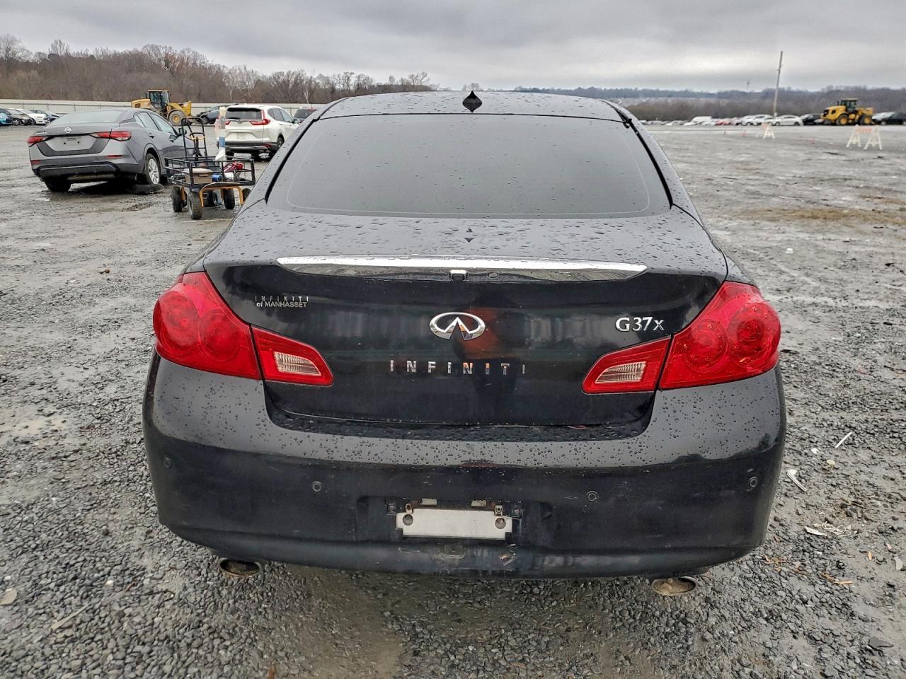 2011 Infiniti G37 - Image 6