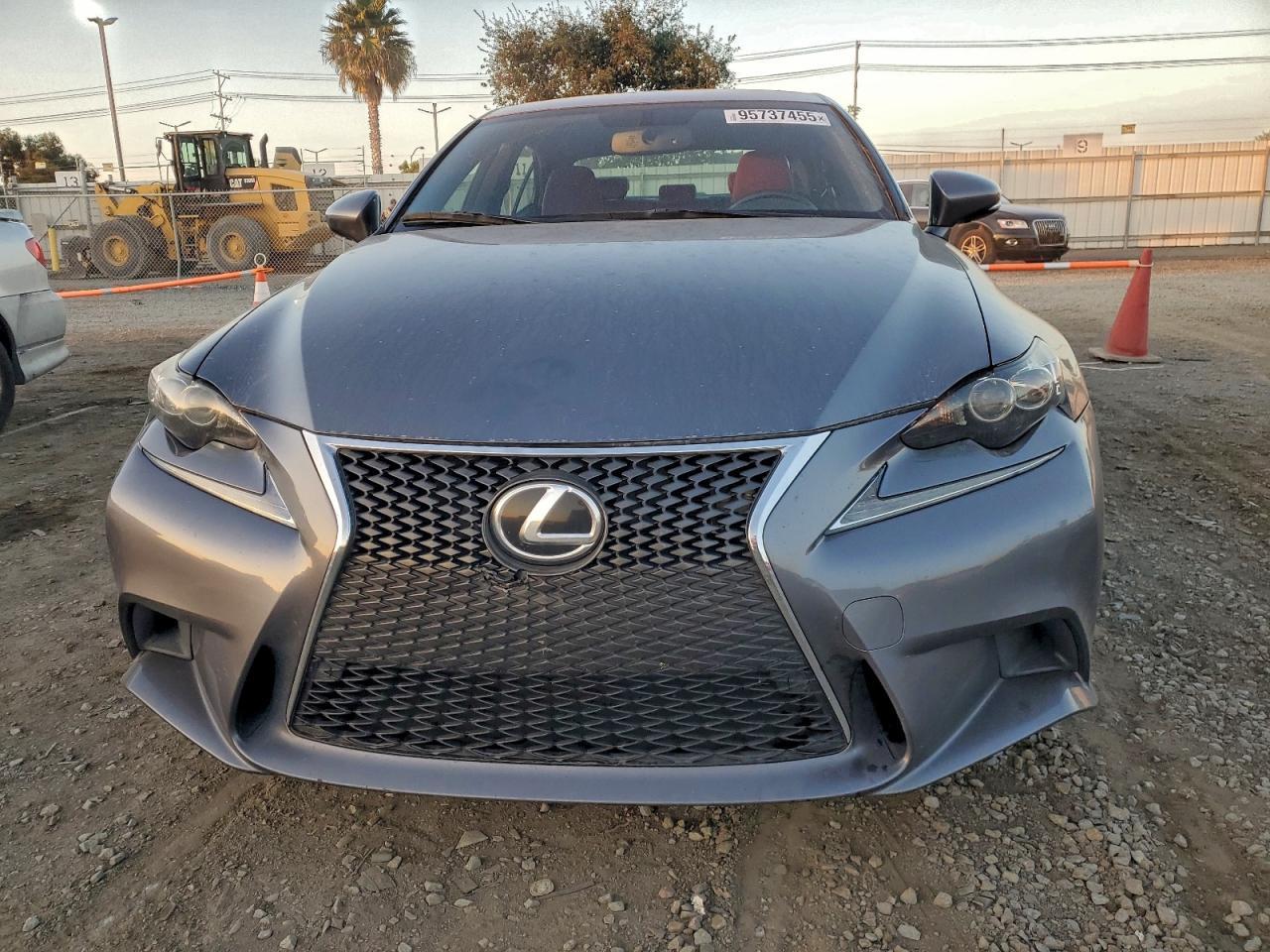 2016 Lexus Is 200T - Фото 5
