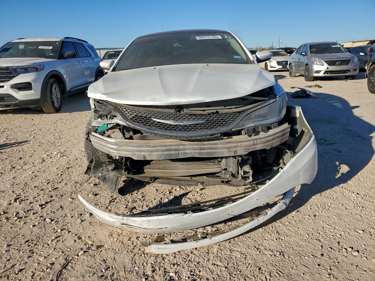 2016 Chrysler 200 Limited - Image 5