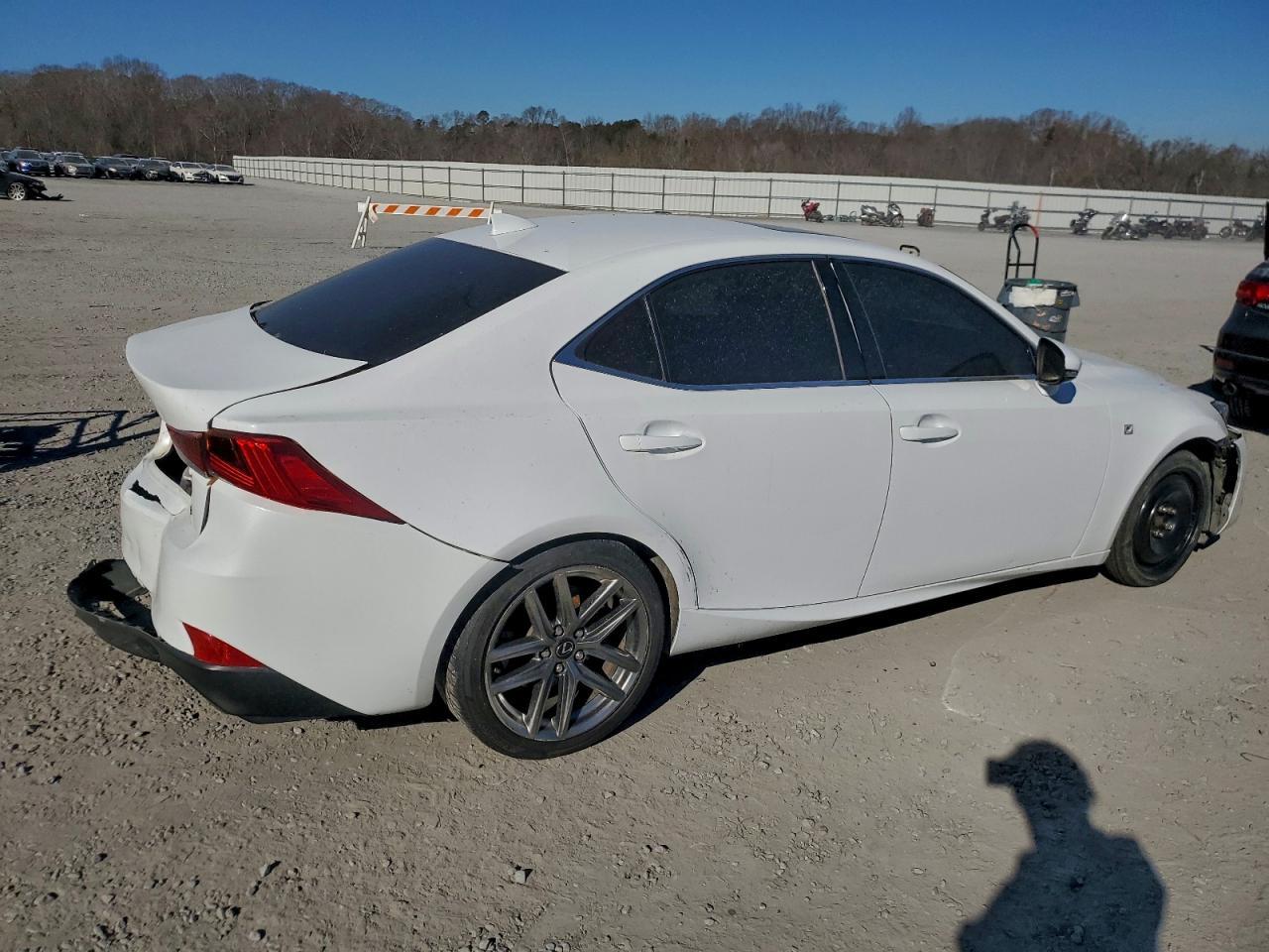 2017 Lexus Is 200T - Фото 3