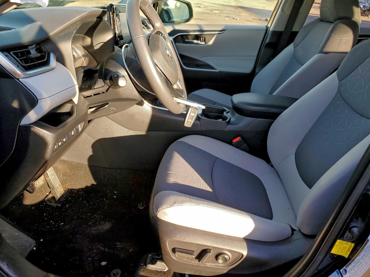 2020 Toyota Rav4 Xle - Image 7