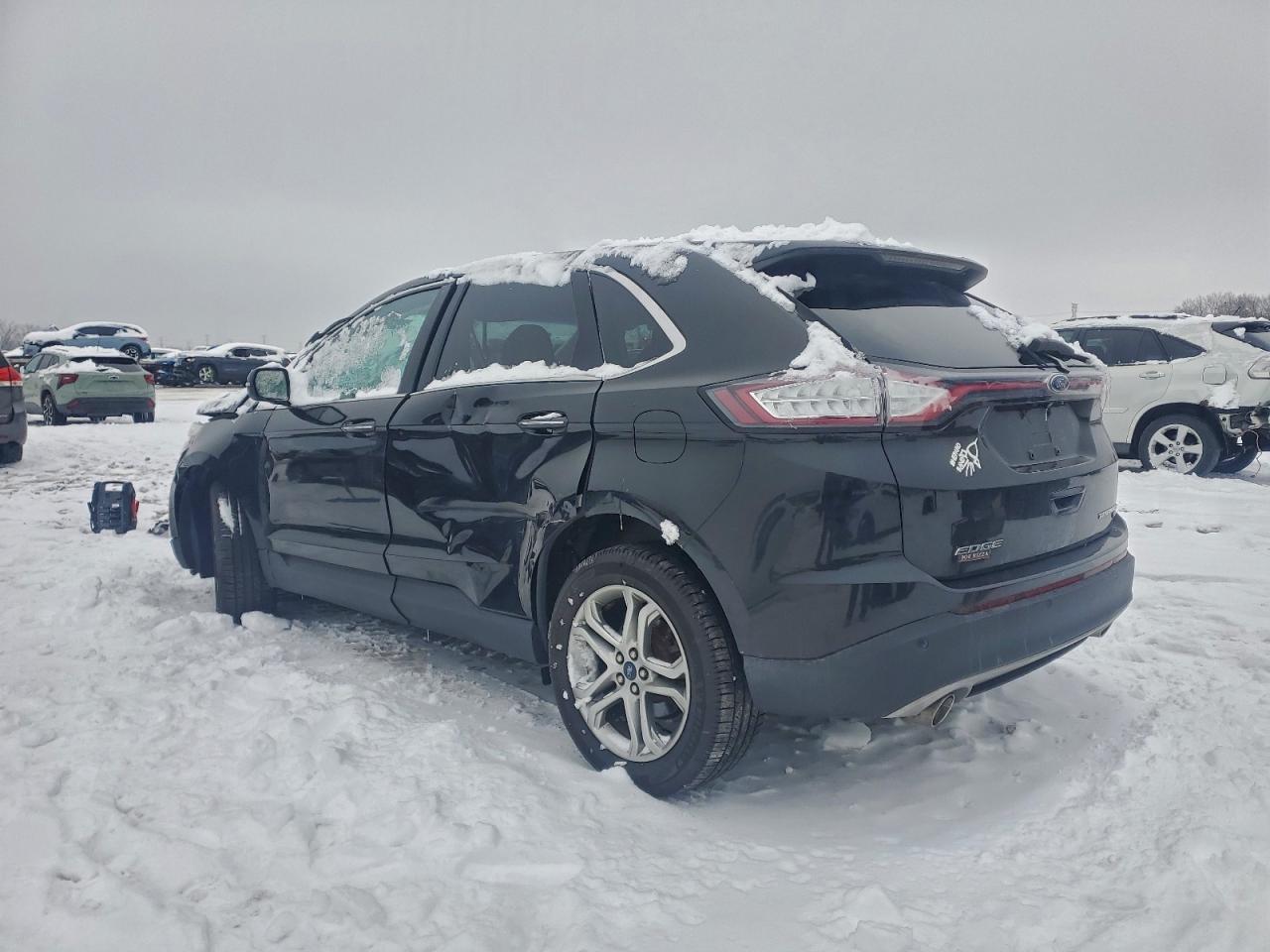 2015 Ford Edge Titanium - Image 2