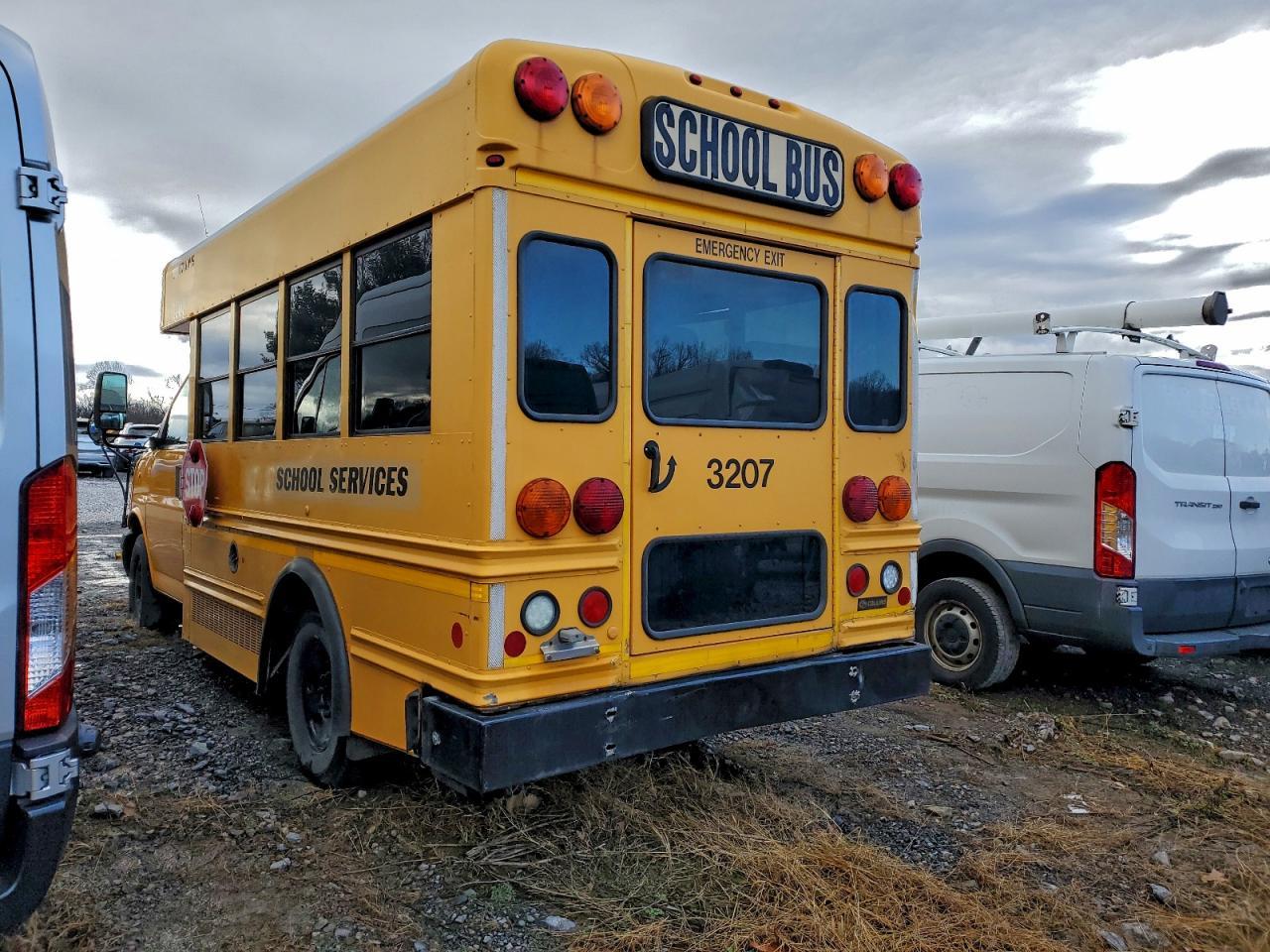 2011 Chevrolet School Bus - School Bus - Фото 3