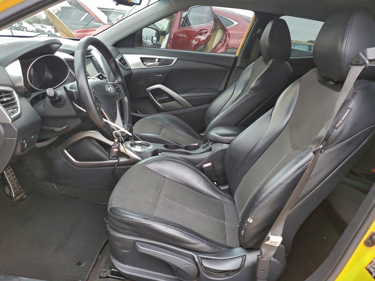 2013 Hyundai Veloster - Image 7