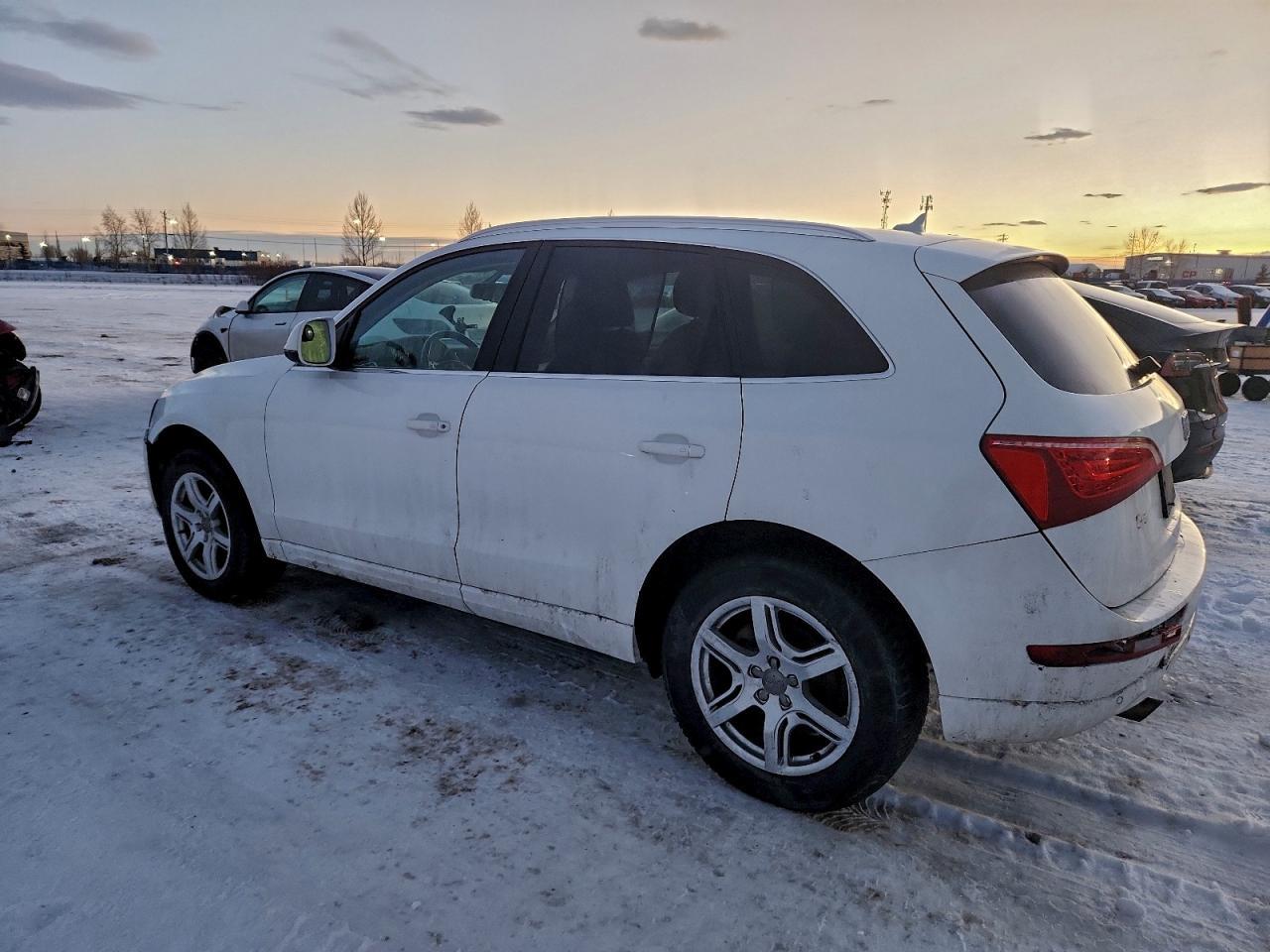 2011 Audi Q5 Premium Plus - Image 2