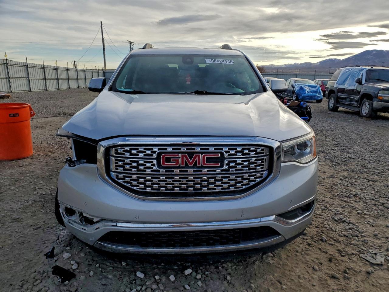 2018 GMC Acadia Denali - Фото 5