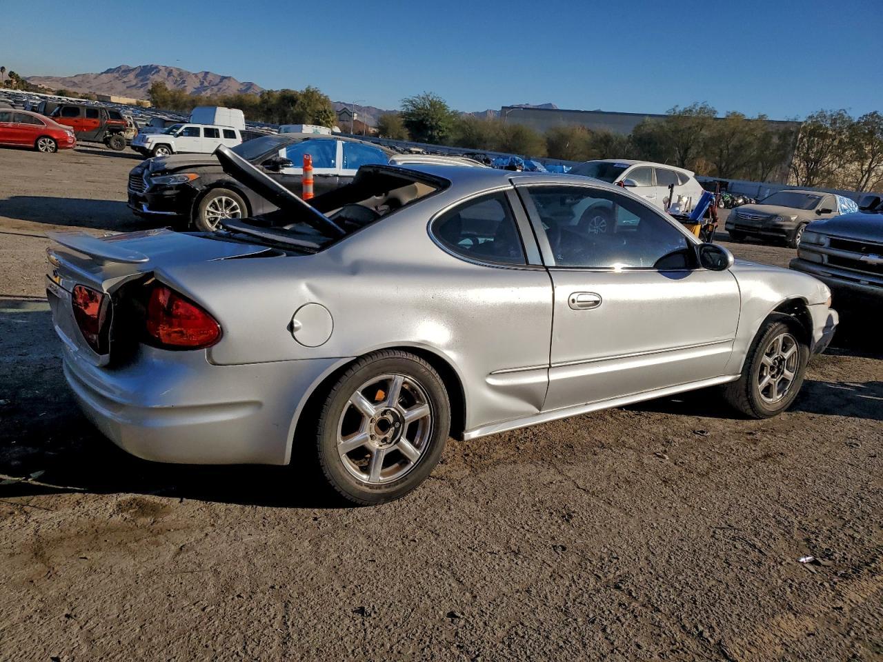 2001 Oldsmobile Alero Gls - Image 3