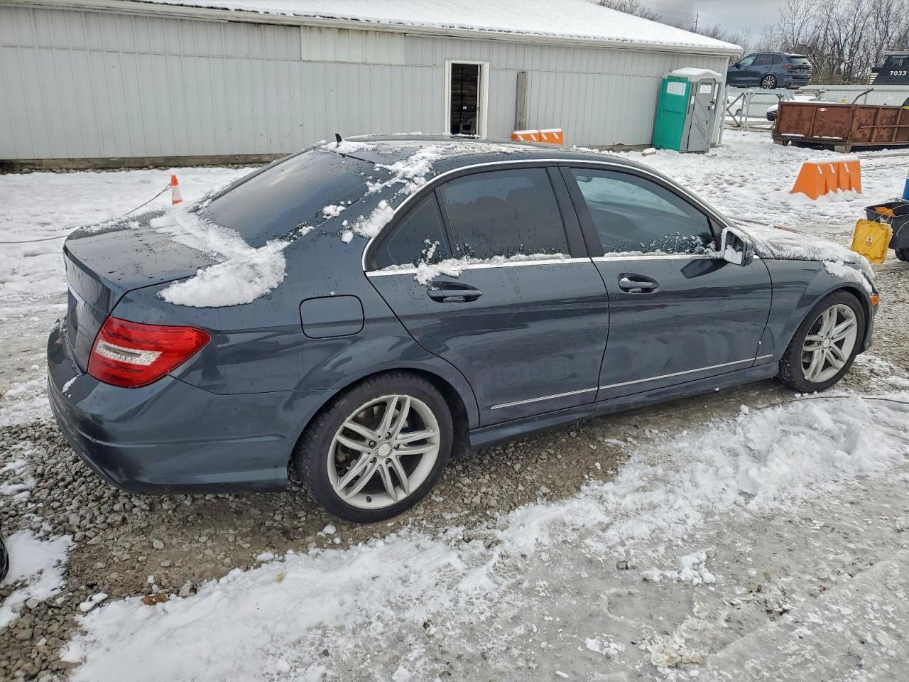 2013 Mercedes-Benz C 250 - Image 3