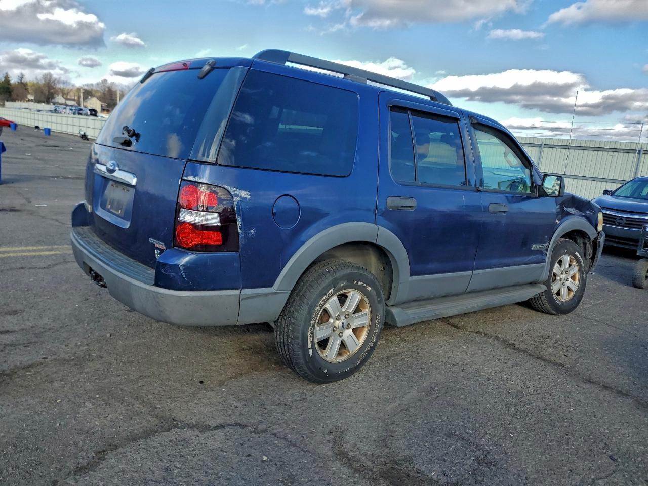 2006 Ford Explorer Xlt - Image 3