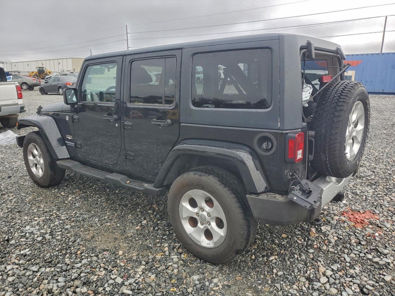 2013 Jeep Wrangler Unlimited Sahara - Фото 2