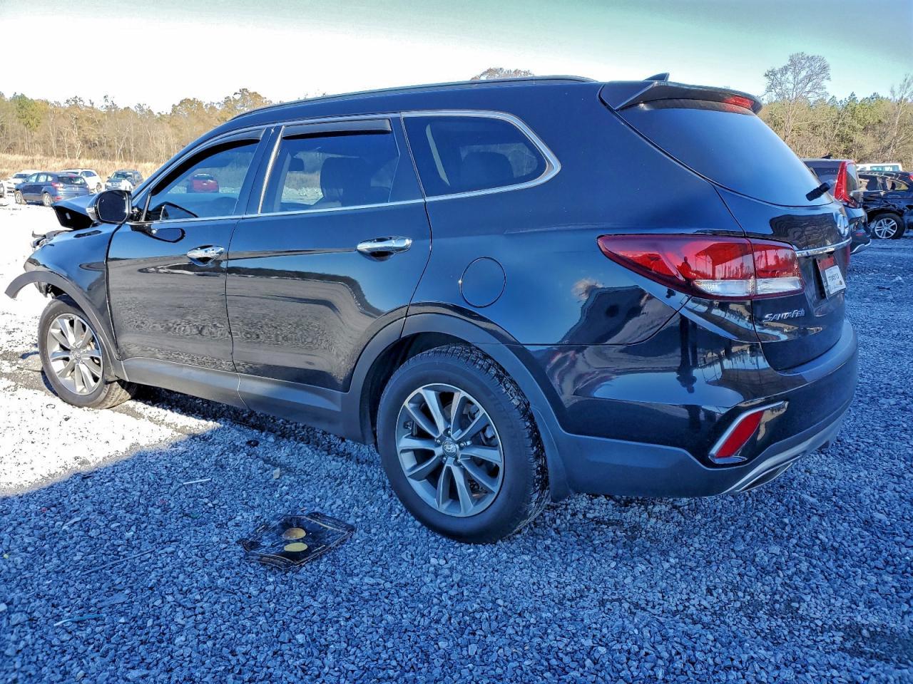 2018 Hyundai Santa Fe Se - Image 2