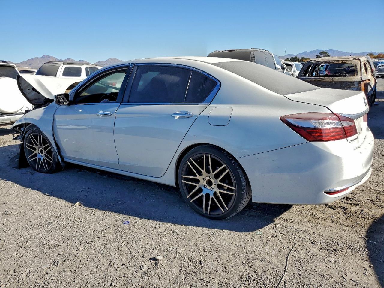 2017 Honda Accord Lx - Фото 2