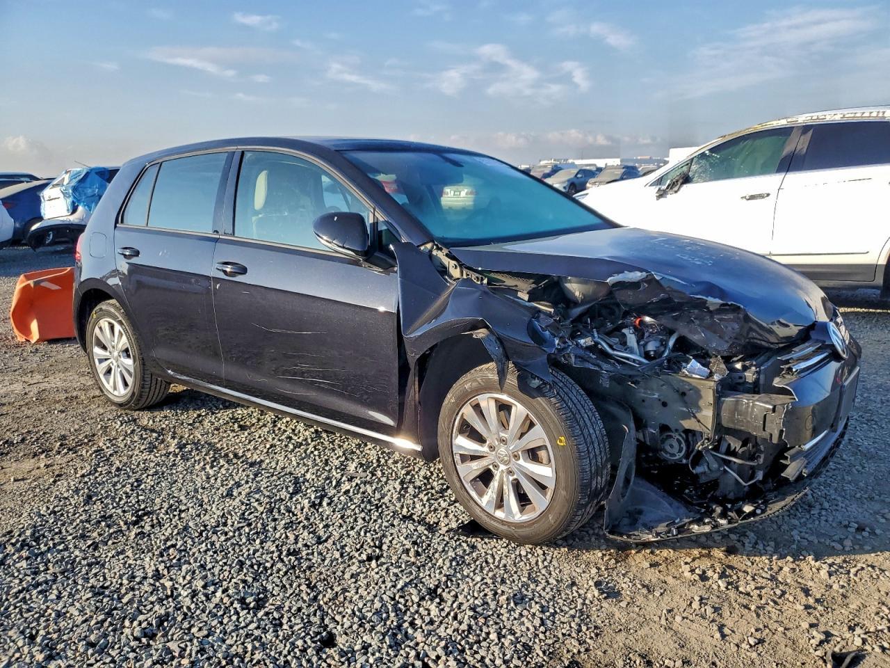 2021 Volkswagen Golf - Image 4