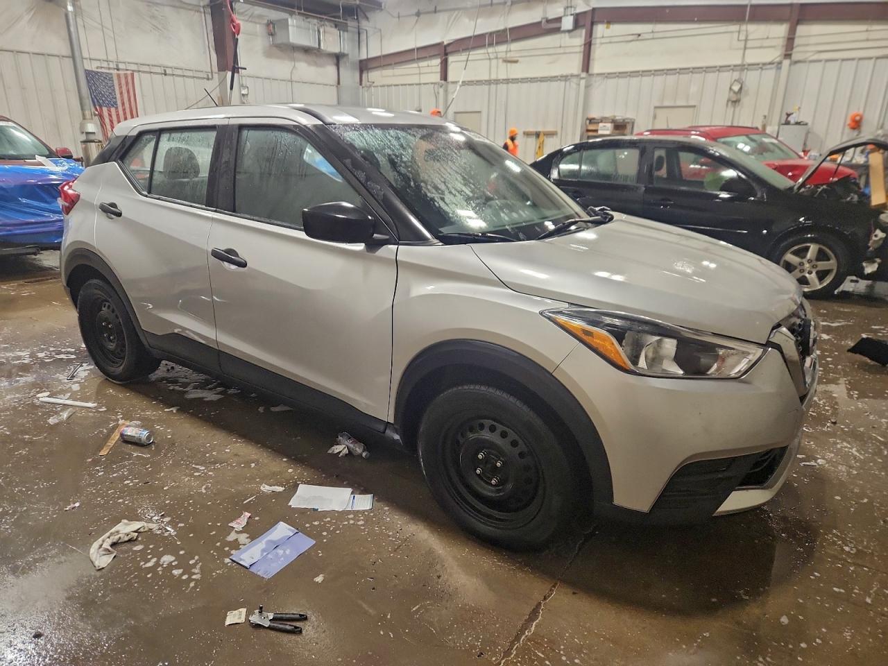 2020 Nissan Kicks S - Фото 4