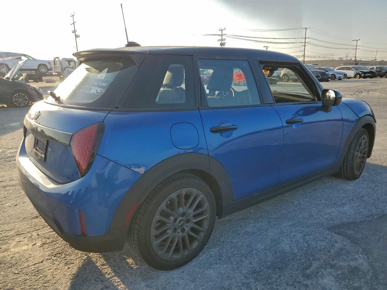 2025 Mini Cooper S - Image 3