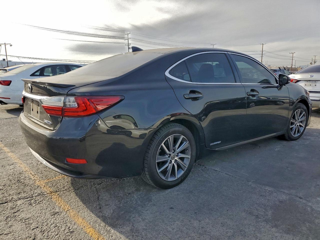 2018 Lexus Es 300H - Image 3