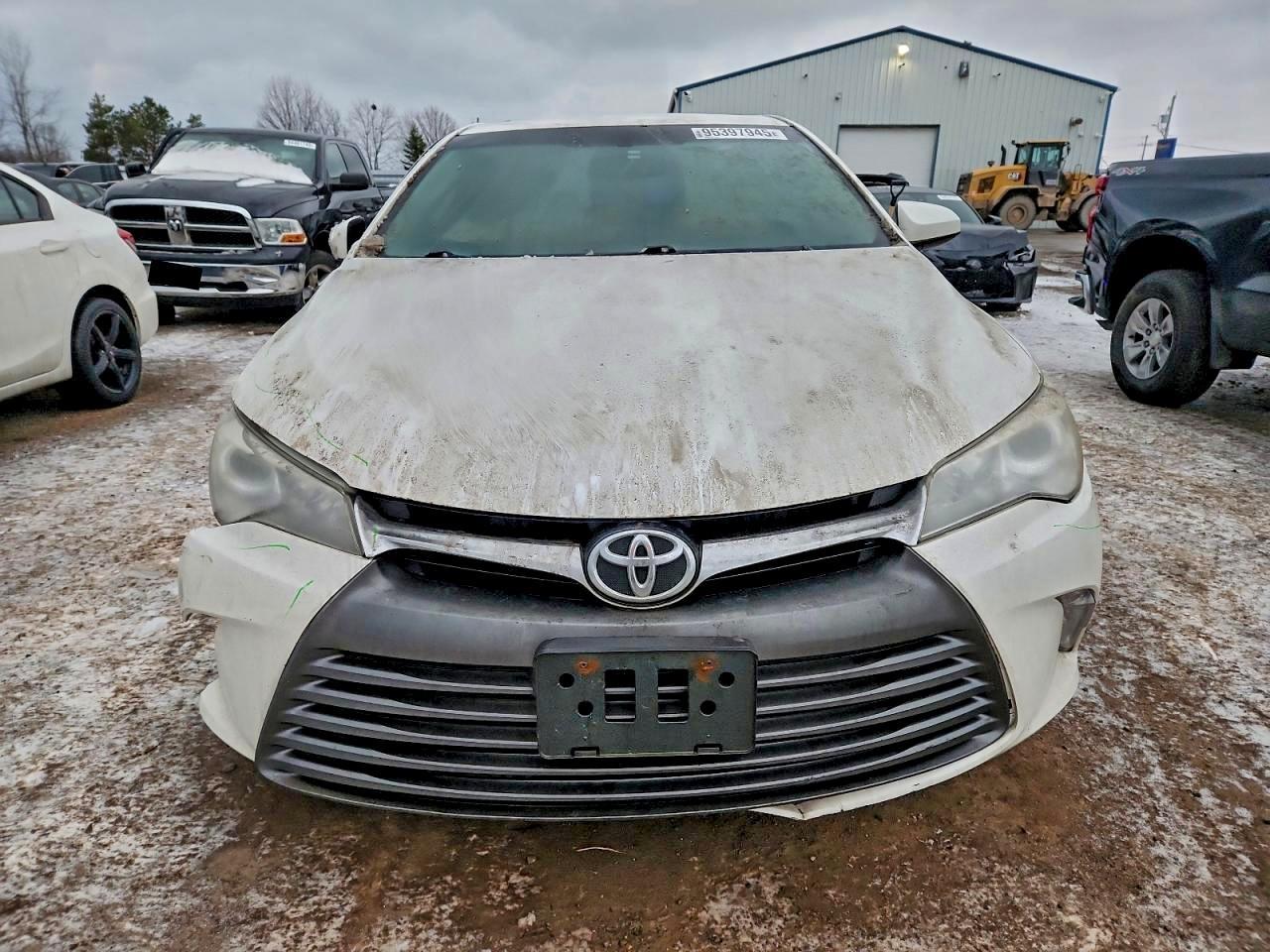 2015 Toyota Camry Le - Image 5