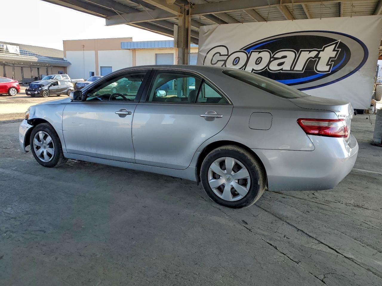 2008 Toyota Camry Ce - Фото 2