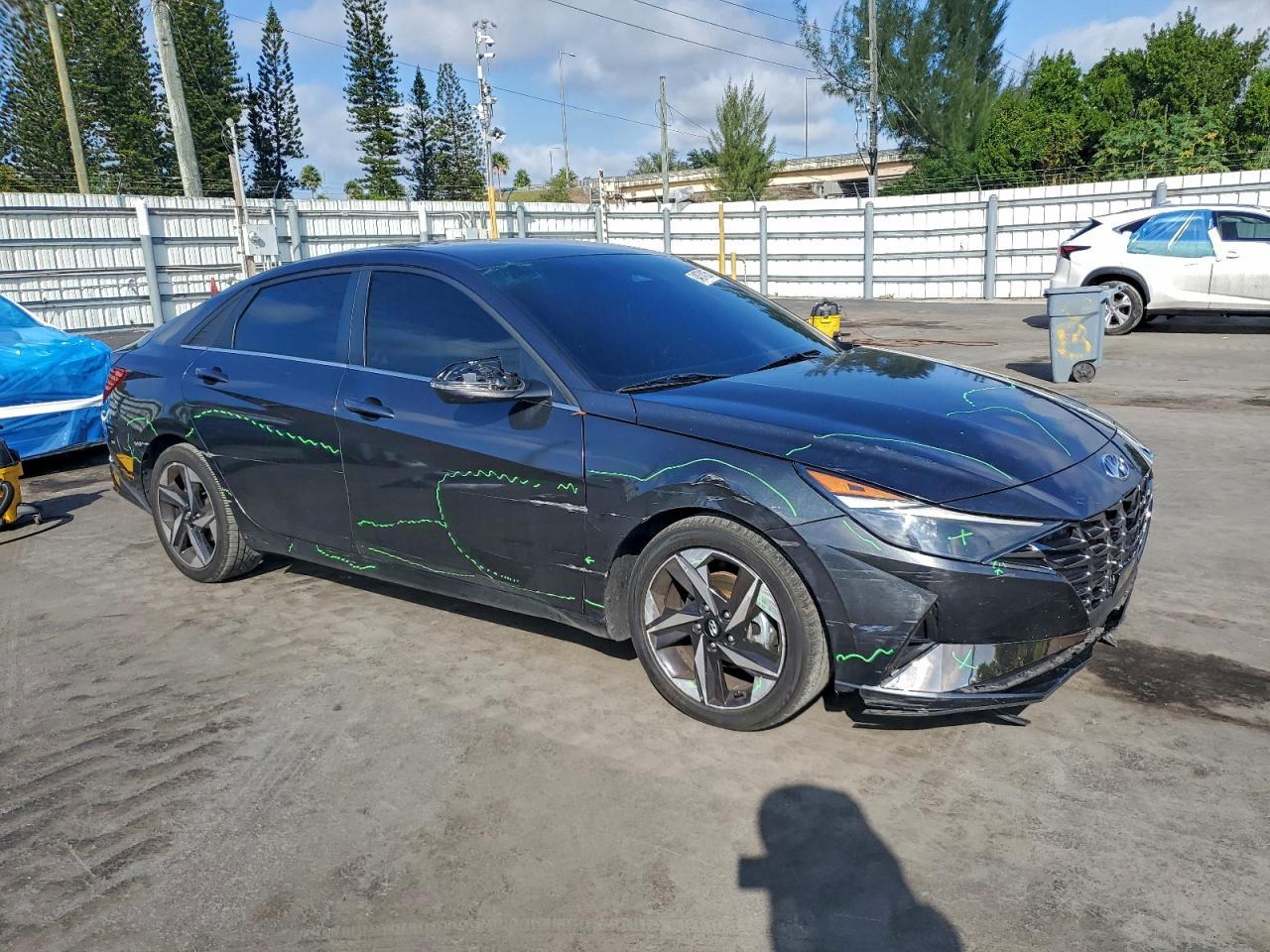 2021 Hyundai Elantra - Фото 4