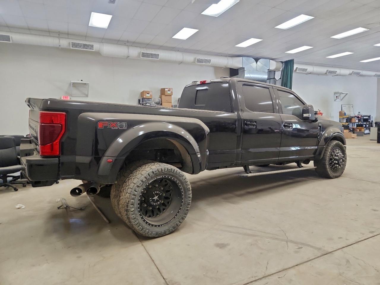 2020 Ford F550 Super Duty - Image 3