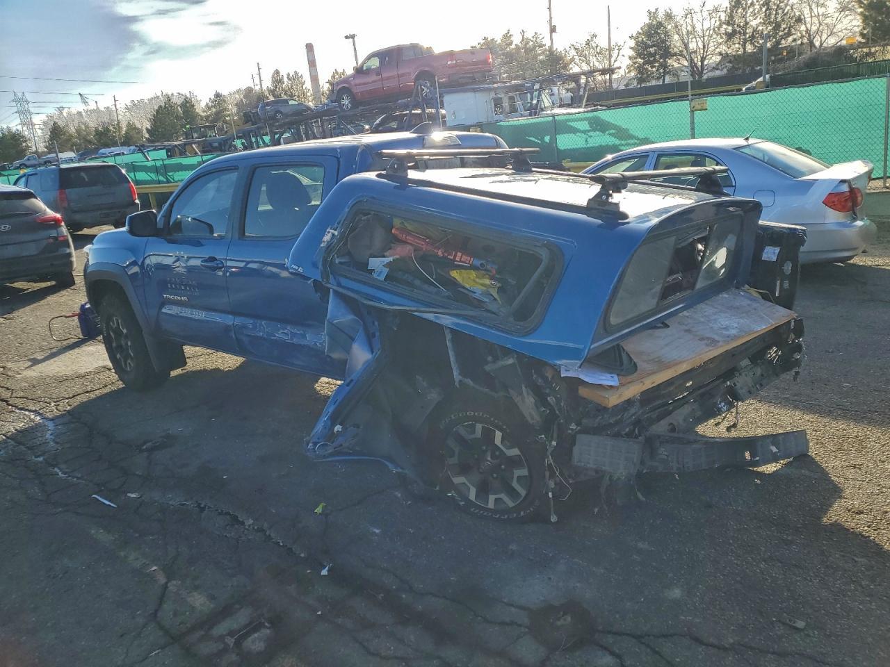 2017 Toyota Tacoma Double Cab - Фото 2