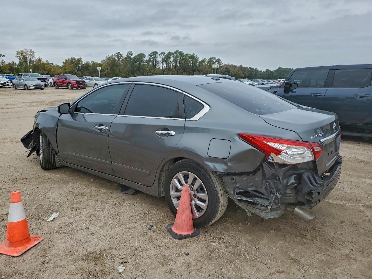 2016 Nissan Altima - Фото 2
