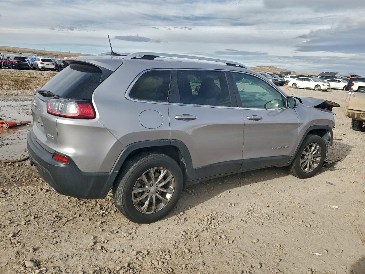 2021 Jeep Cherokee Latitude Lux - Image 3