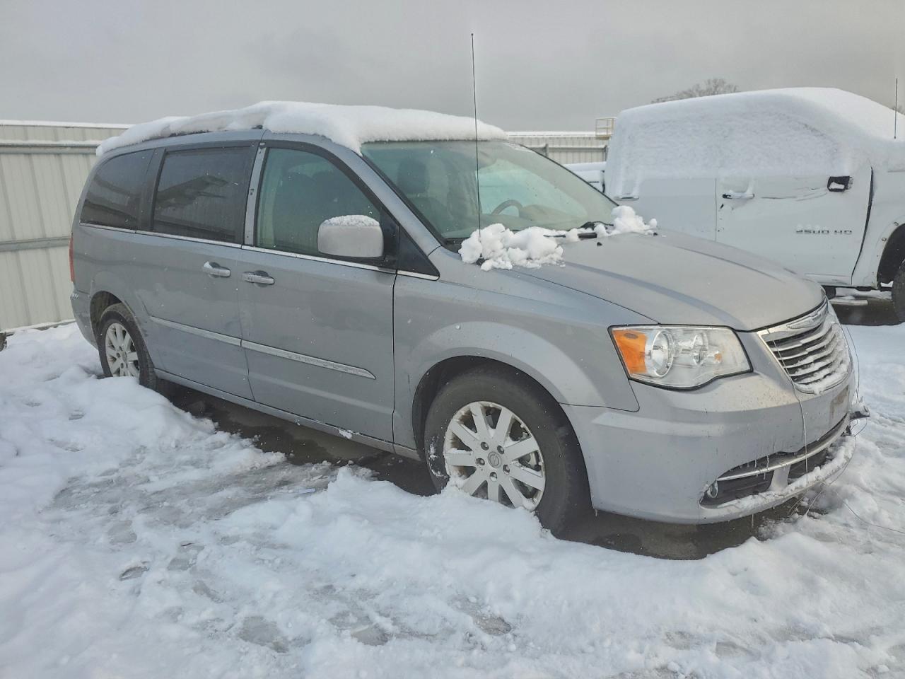 2015 Chrysler Town & Country Touring - Фото 4