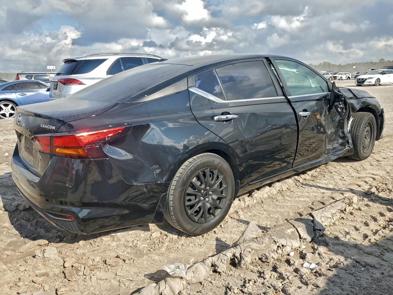 2020 Nissan Altima S - Фото 3