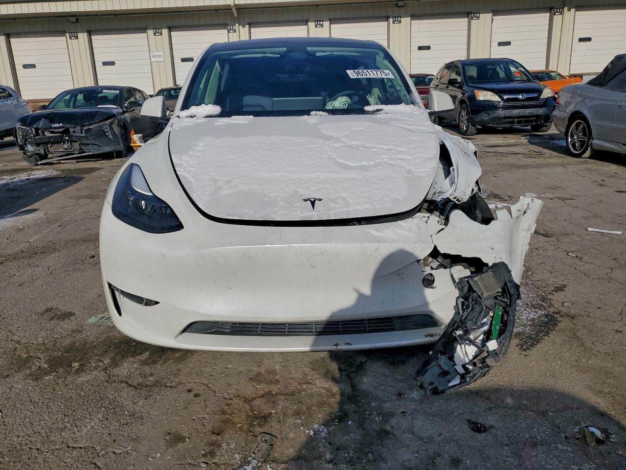 2024 Tesla Model Y - Фото 5