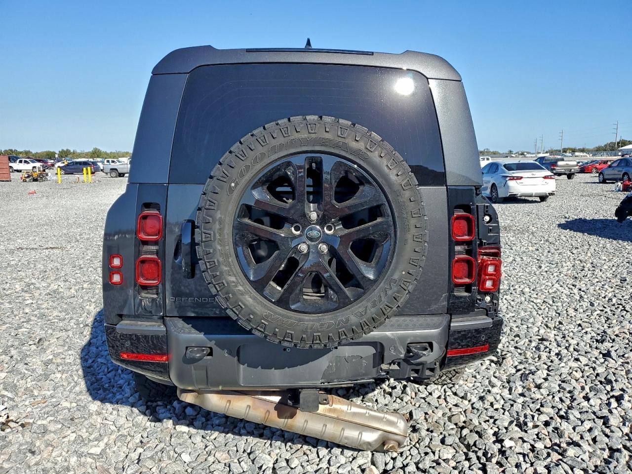 2024 Land Rover Defender 130 Outbound - Фото 6