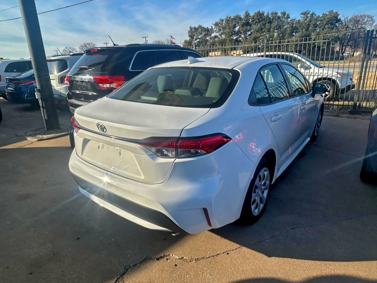 2020 Toyota Corolla Le - Image 4