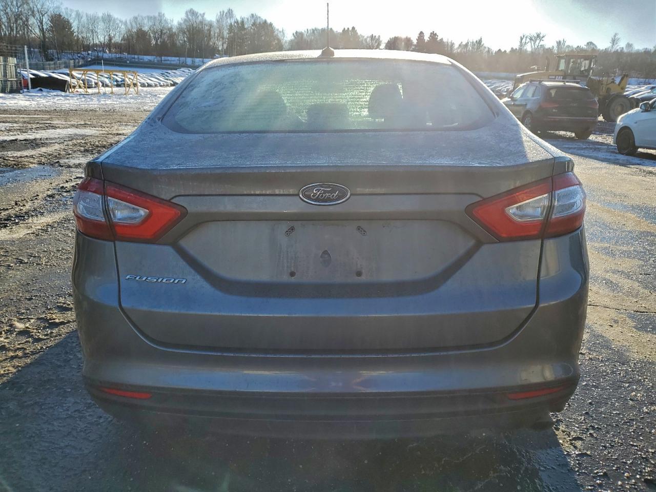 2014 Ford Fusion S - Фото 6