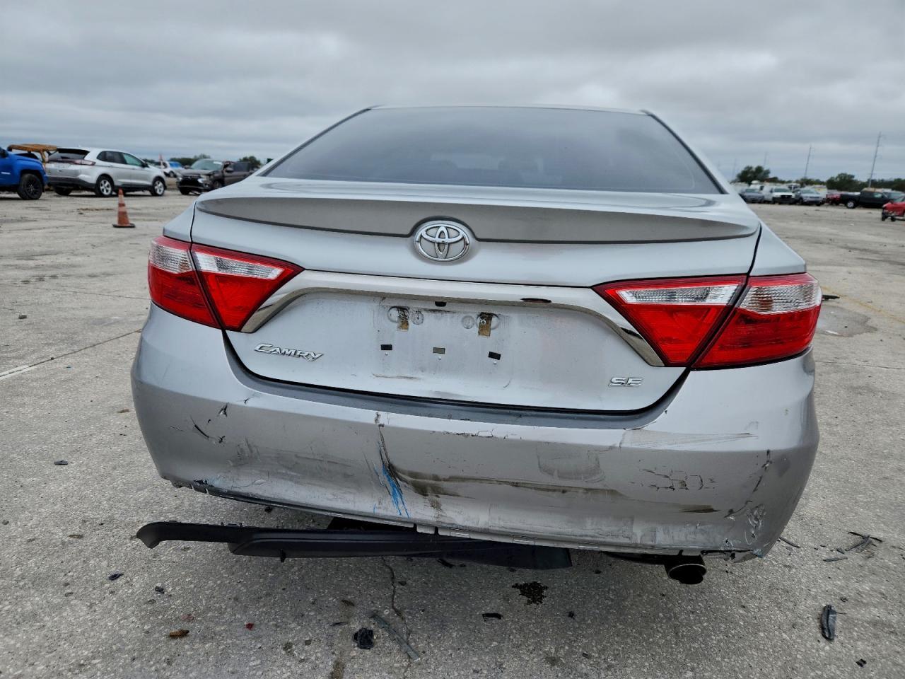 2016 Toyota Camry Le - Фото 6