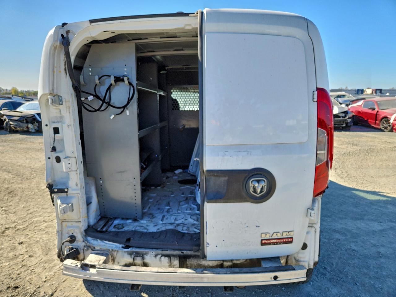 2018 Ram Promaster Utility / Service Van - Фото 6
