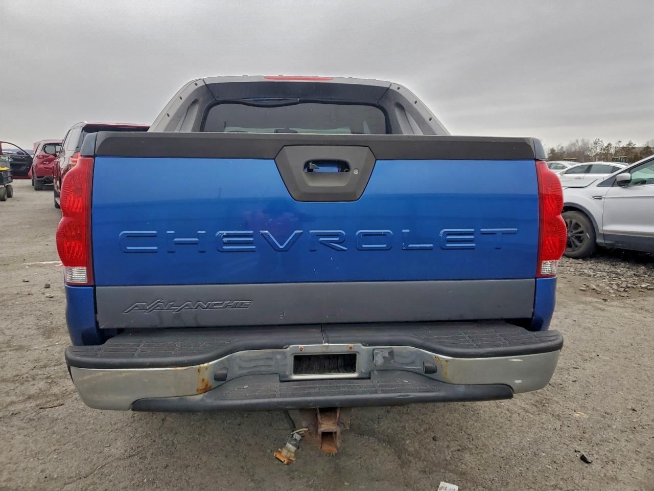2003 Chevrolet Avalanche K1500 - Image 6