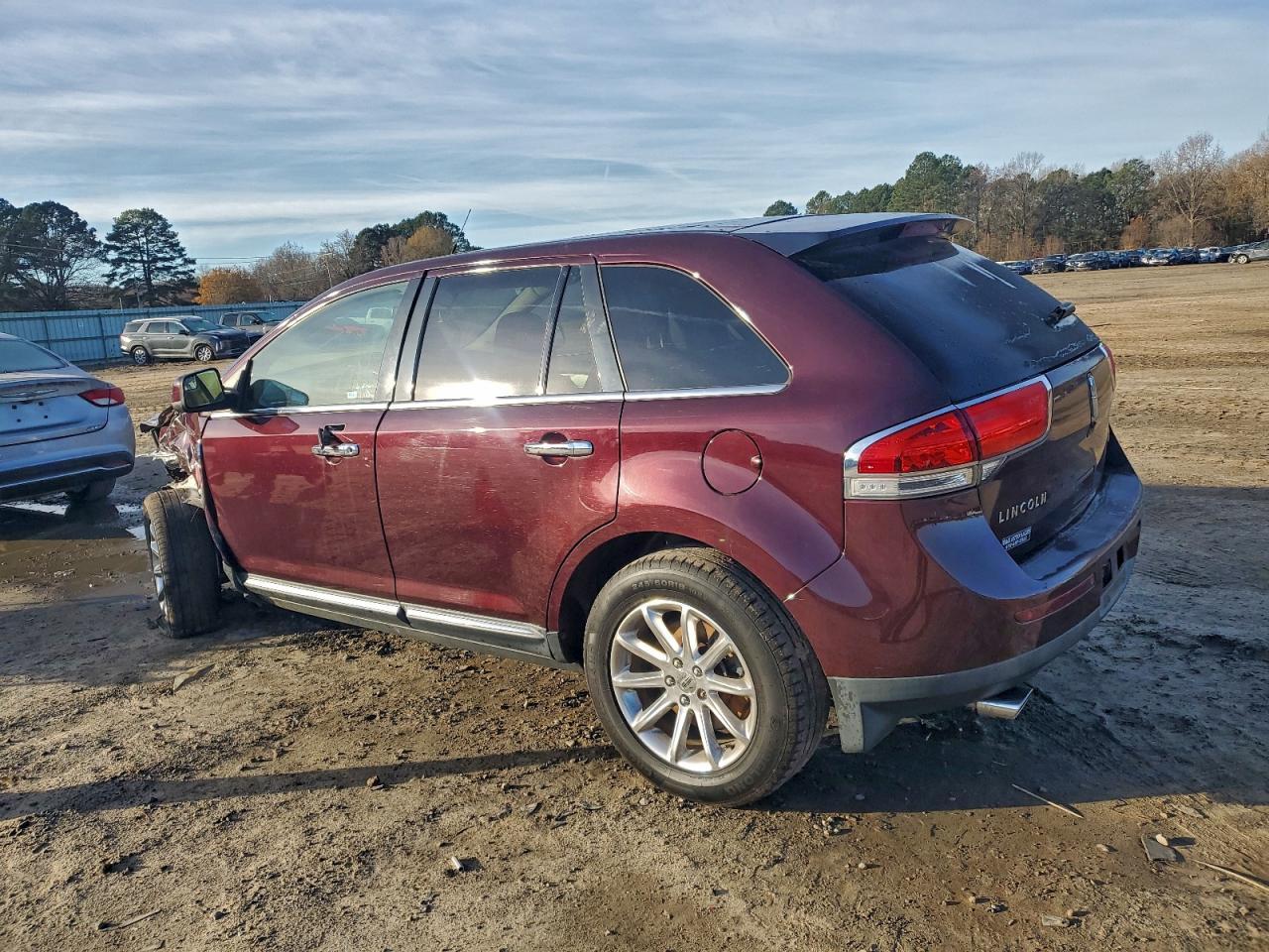 2011 Lincoln Mkx - Image 2
