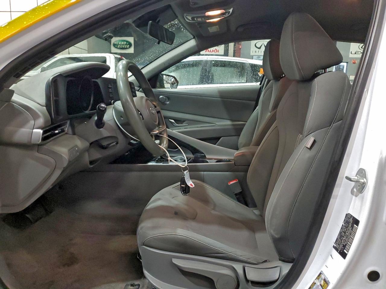 2023 Hyundai Elantra Blue - Image 7