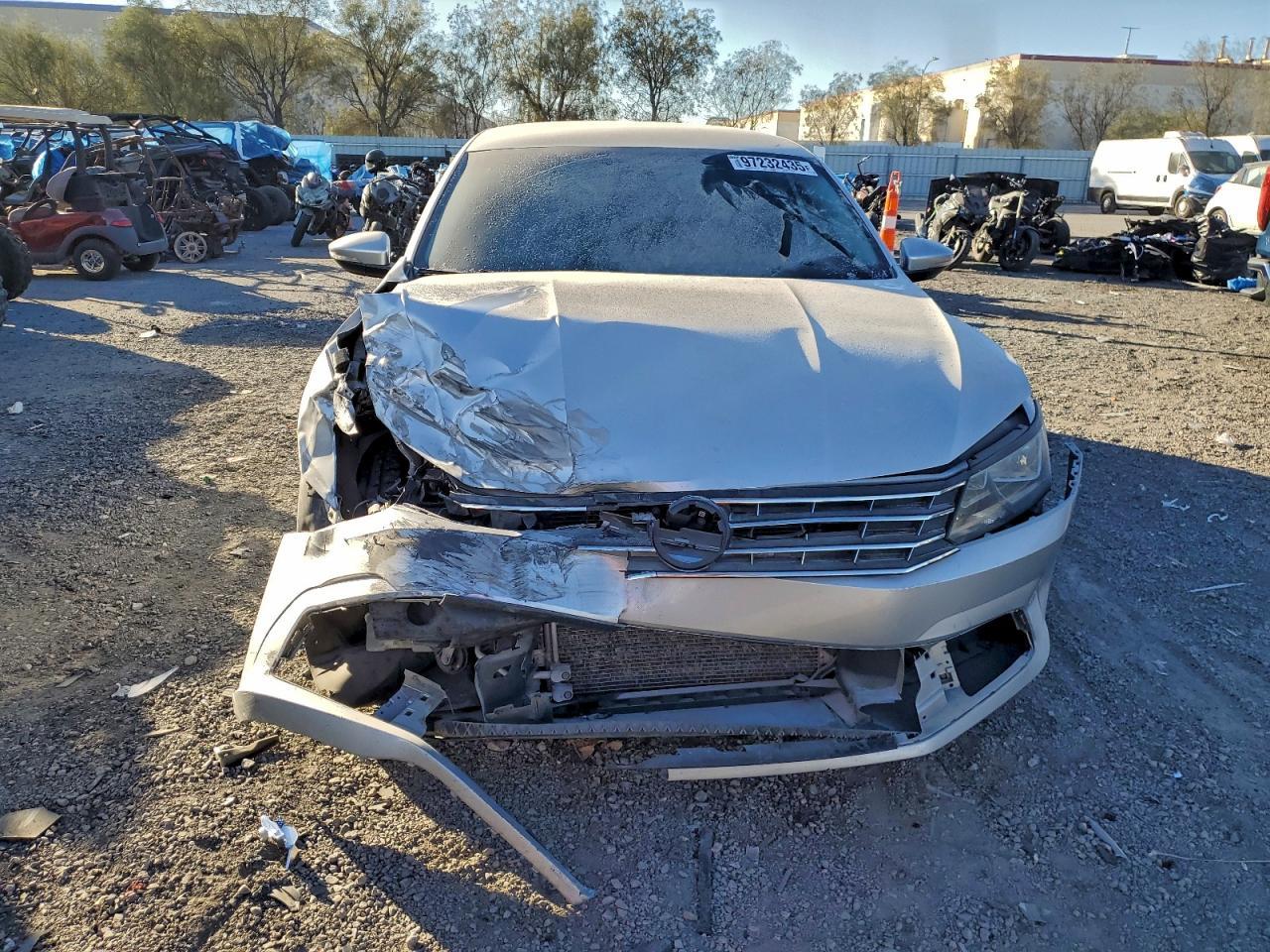 2017 Volkswagen Passat S - Фото 5