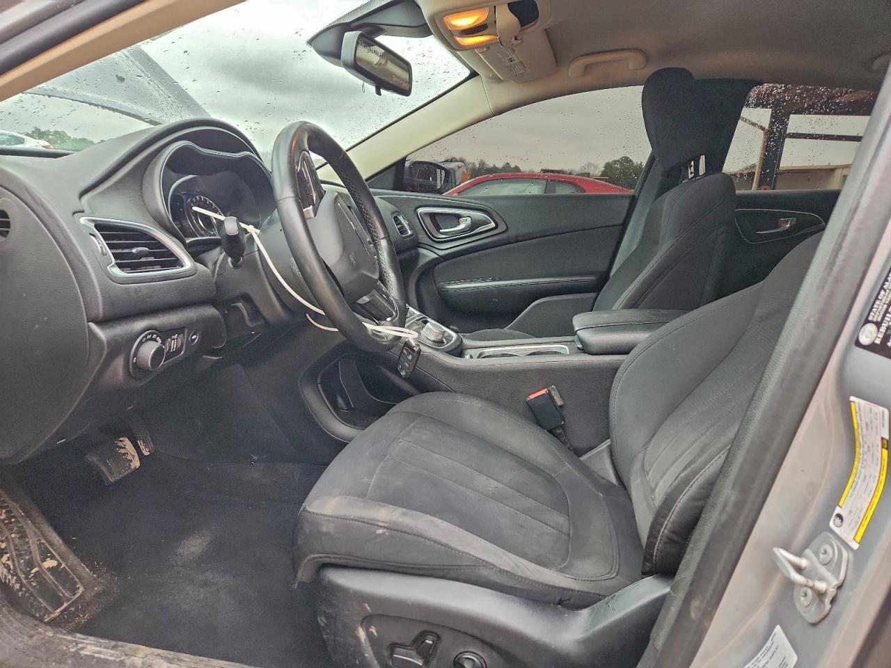 2016 Chrysler 200 Limited - Фото 7