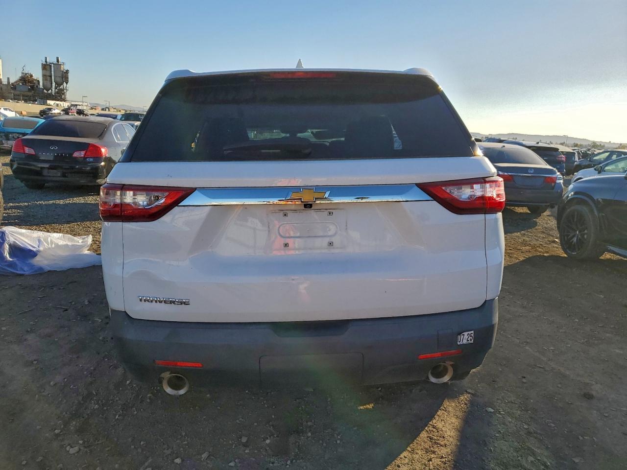 2021 Chevrolet Traverse Ls - Фото 6
