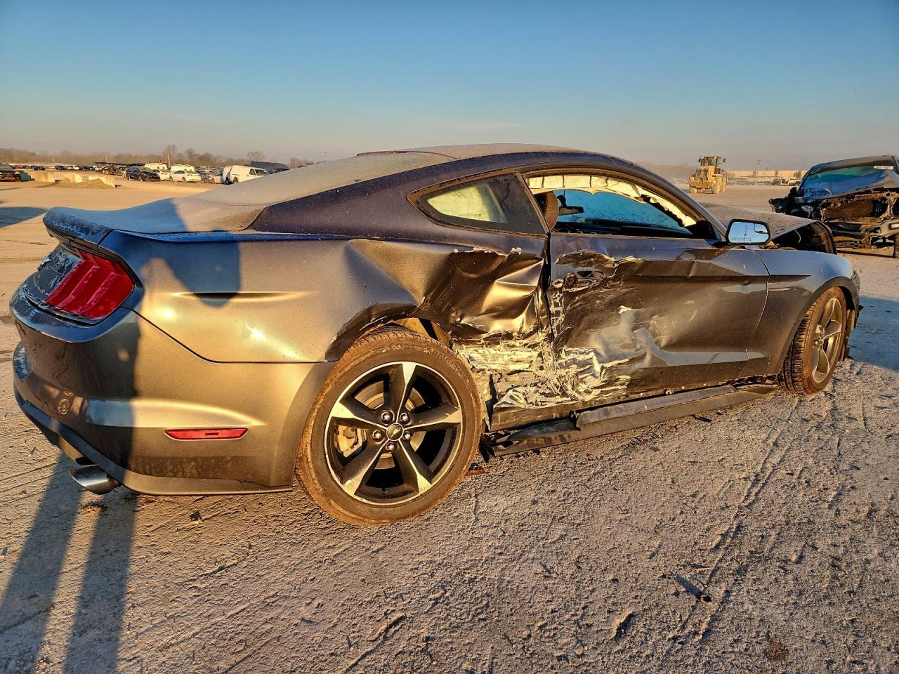 2018 Ford Mustang - Image 3