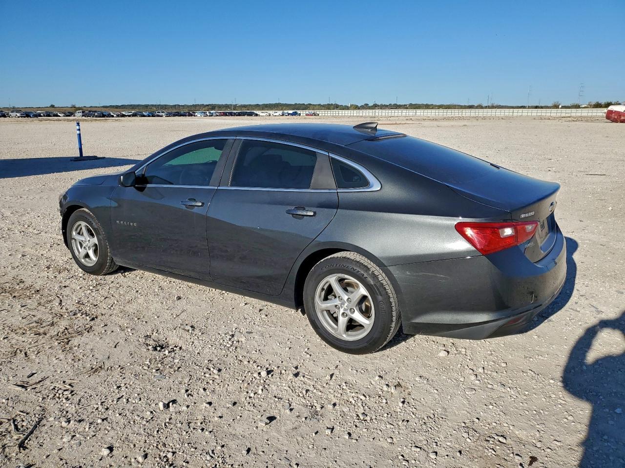 2018 Chevrolet Malibu Ls - Фото 2