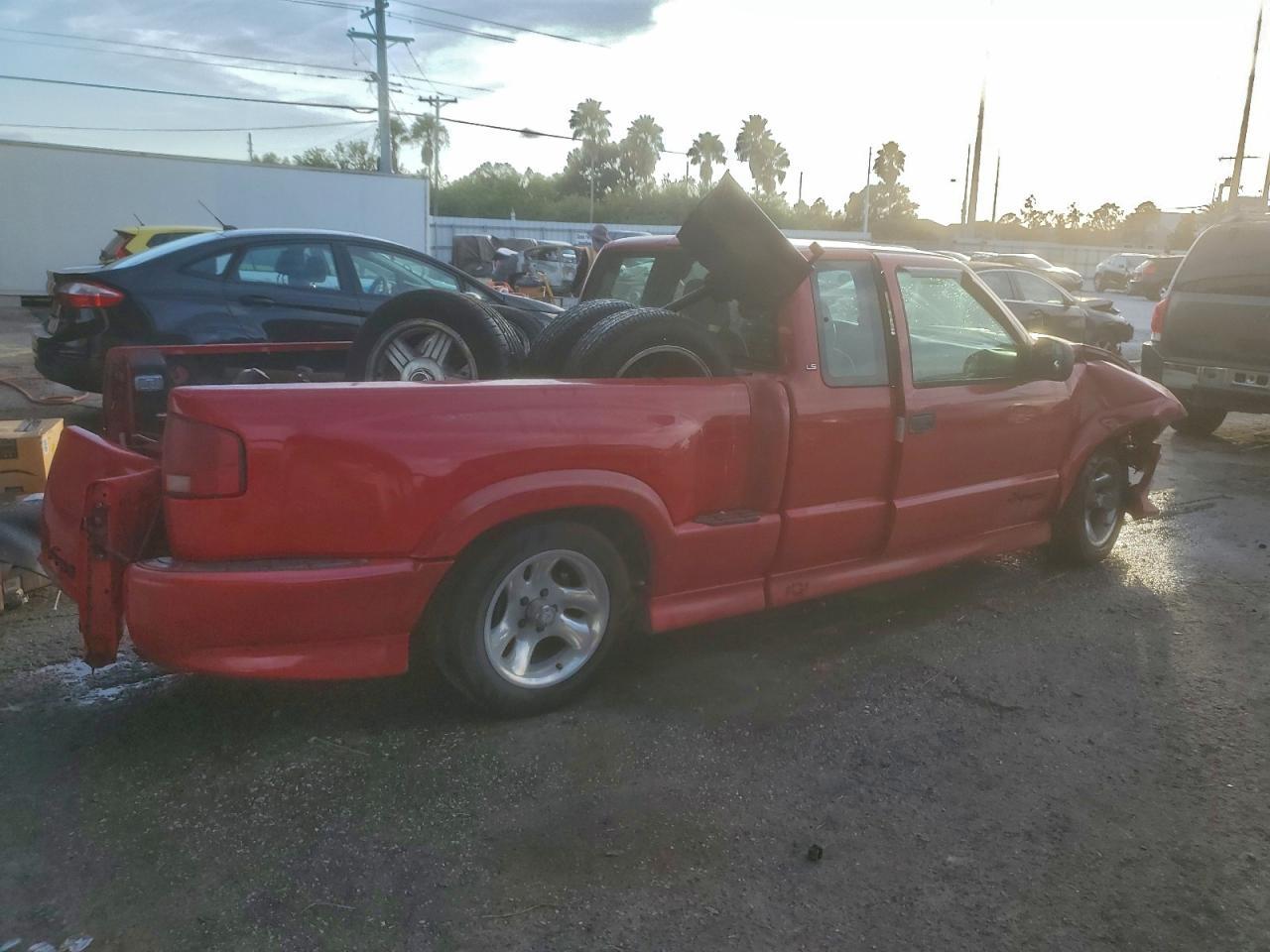 2001 Chevrolet S Truck S10 - Фото 3
