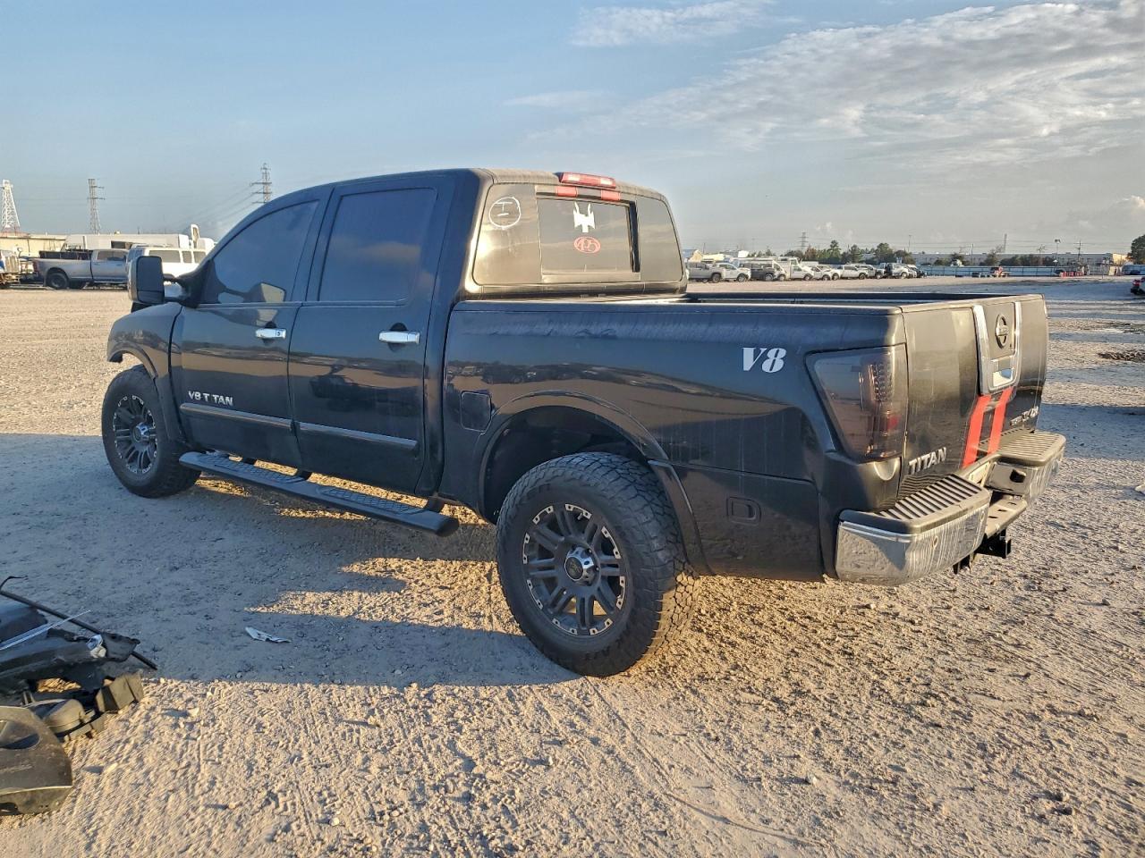 2011 Nissan Titan S - Фото 2