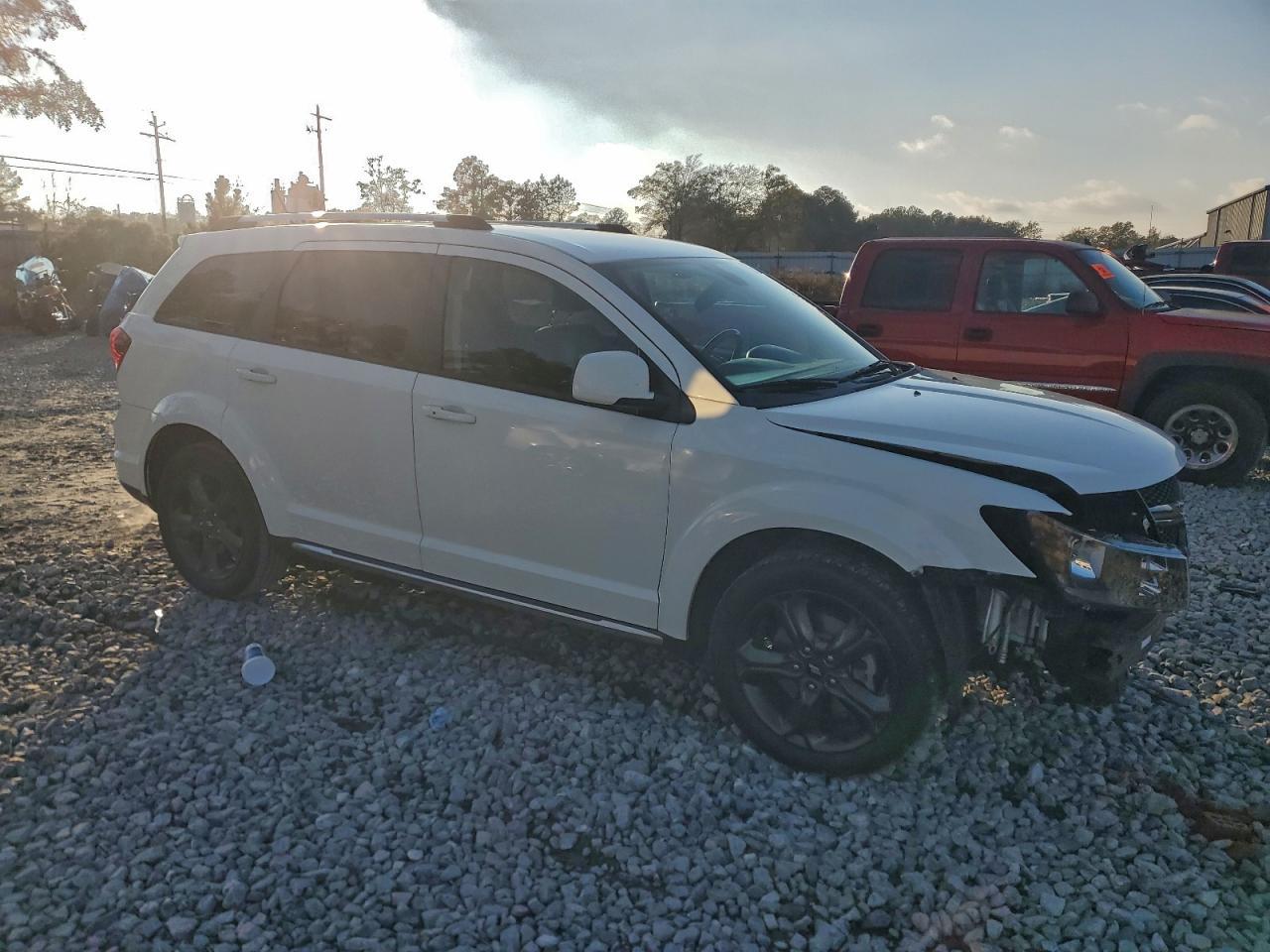 2018 Dodge Journey Crossroad - Image 4