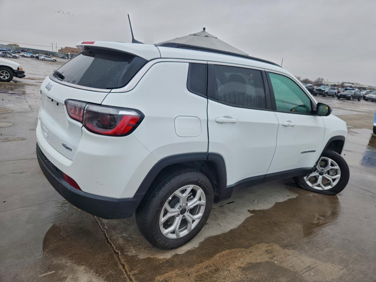 2025 Jeep Compass Latitude - Image 3