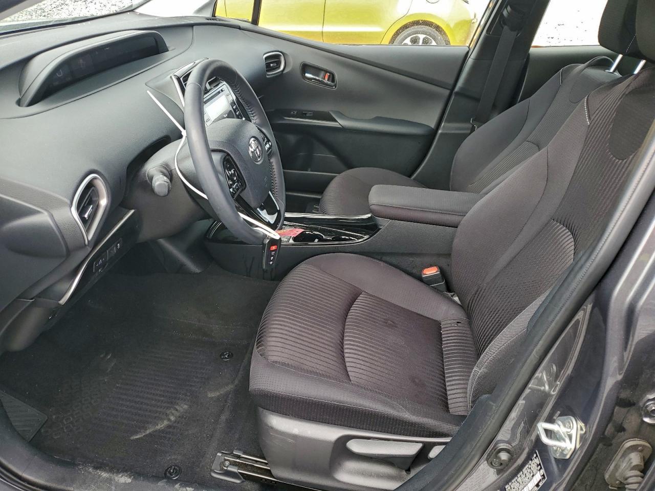 2022 Toyota Prius Prime Le - Фото 7