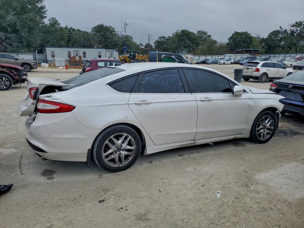 2015 Ford Fusion Se - Фото 3
