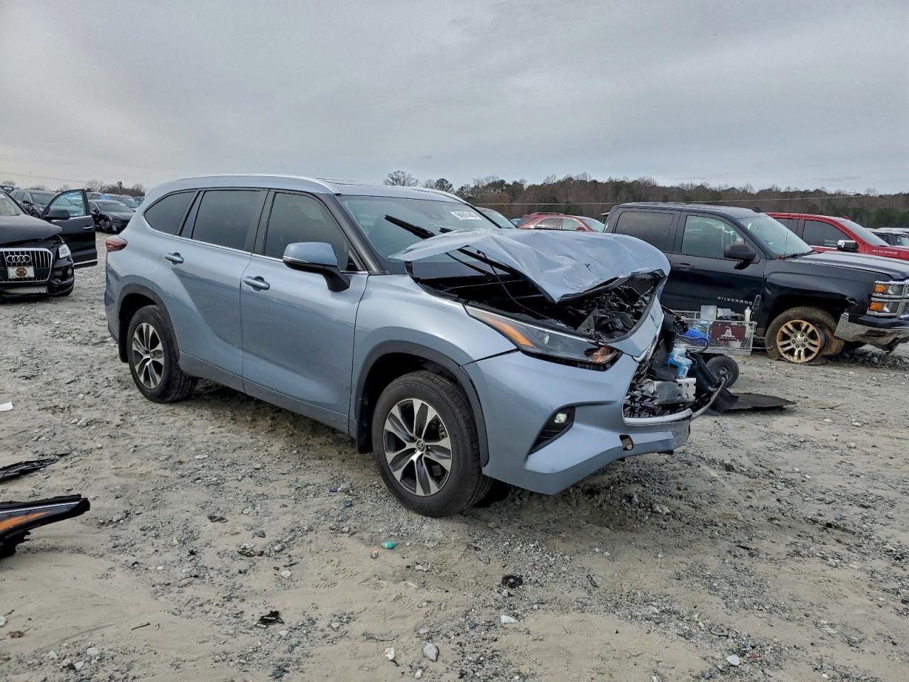 2024 Toyota Highlander Le - Image 4